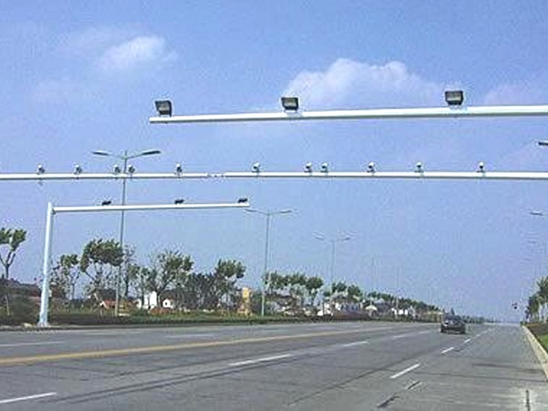 道路視頻監(jiān)控攝像機的要求及選擇